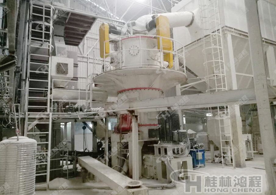 HLMX1100高純石英砂磨粉機推薦設備，桂林鴻程環保磨粉機，HLMX超細立式磨粉機